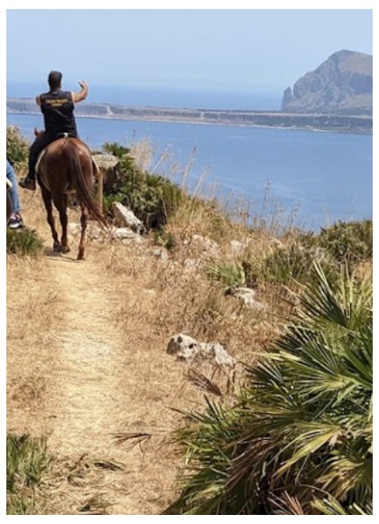 Cofano Trekking Horse Riding